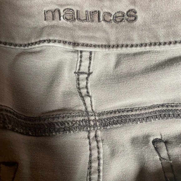 Maurices Skinny Jeans - Picture 3 of 4